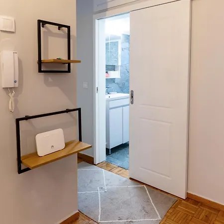Prime Location - 2 Bd Boutique Lejlighed *