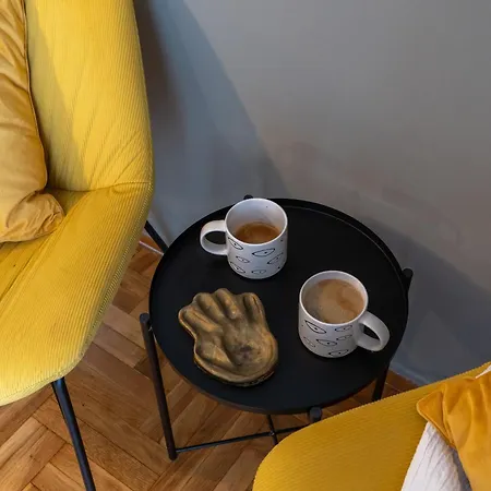 Prime Location - 2 Bd Boutique Lejlighed *