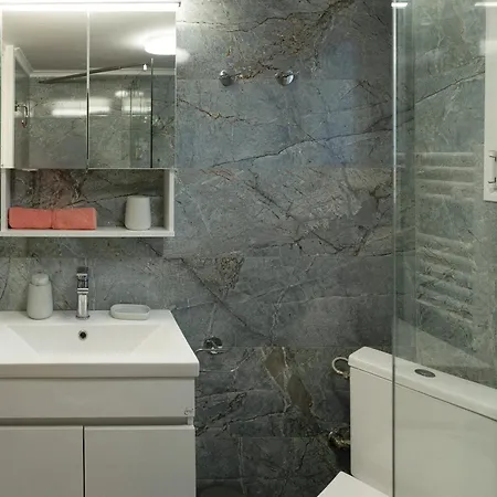 Prime Location - 2 Bd Boutique Appartamento *