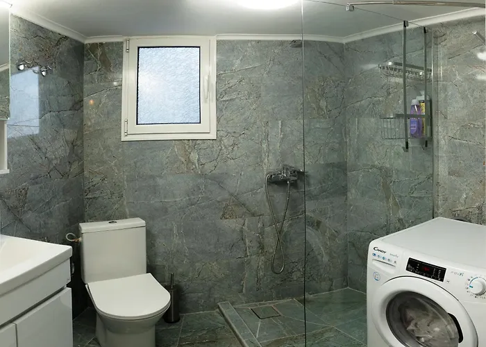 Prime Location - 2 Bd Boutique *