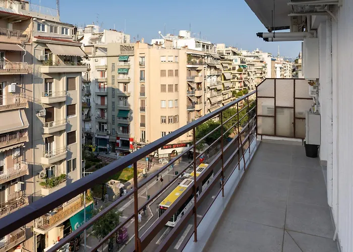Prime Location - 2 Bd Boutique * Tessalónica